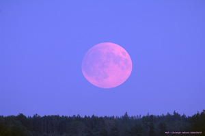 Vor dem ersten Kontakt der part. Mondfinsternis